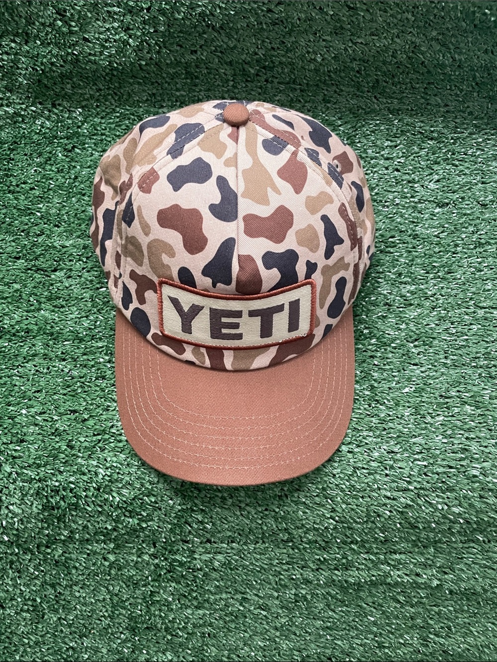 YETI SnapBack Hat Wetlands Camo
Trucker Hunting Outdoor Brown